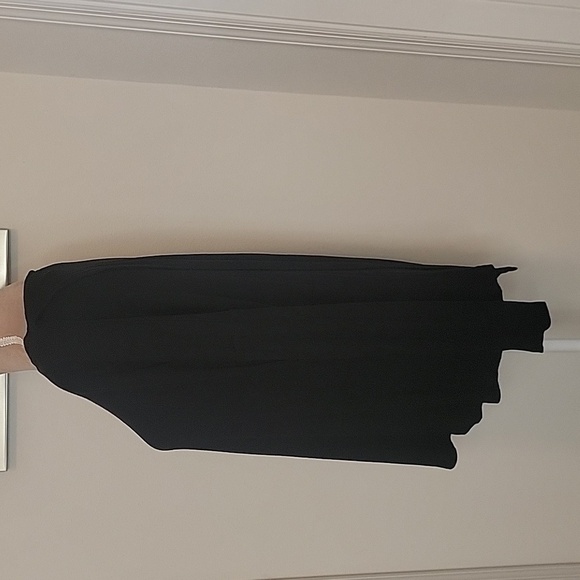 H by Bordeaux, Size M, Open Back Long Sleeved Black Top - Picture 2 of 8